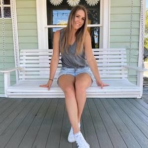 Meet your Posher, Suzanne